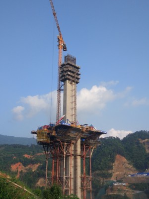 1557217339135167.jpg 格式工厂清水江特大桥3#主塔1#梁段浇筑完成.jpg